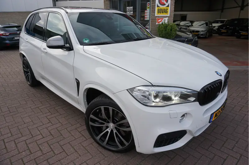 BMW X5 xDrive50i M-Sport High Executive Automaat 2014 leasen bij DreamLease: foto 1
