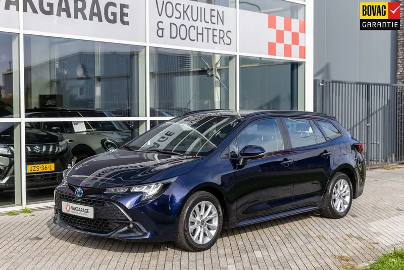 Toyota Corolla Touring Sports Hybrid 140 Dynamic | Dodehoek sensor| Verwarmde stoelen 2023 leasen bij DreamLease: foto 1