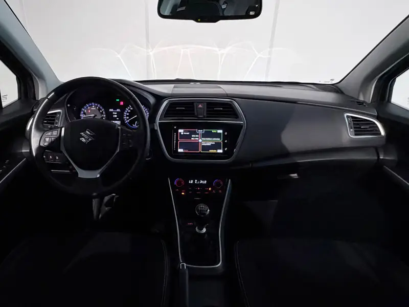 Suzuki S-Cross 1.4 Boosterjet Select /Clima/Cruise/Keyless/LED/Camera/CarPlay/Stoelverw./Trekhaak 2019 leasen bij DreamLease: foto 2