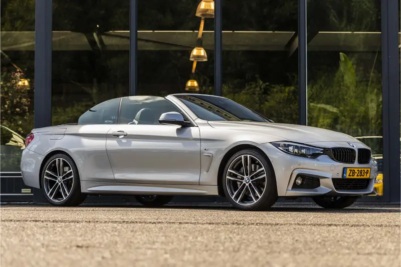 BMW 4 Serie Cabrio 440i High Executive 2019 leasen bij DreamLease: foto 1