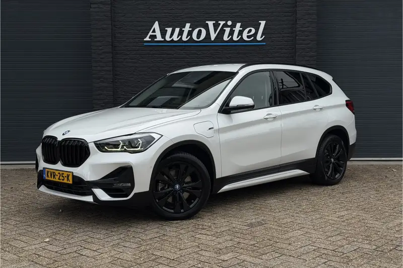 BMW X1 xDrive25e Sportline | Head-Up | Trekhaak | Stoelverwarming | Camera | HIFI | 35X op voorraad 2022 leasen bij DreamLease: foto 1
