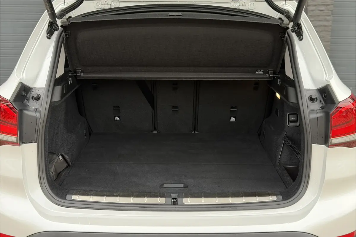 BMW X1 xDrive25e Sportline | Head-Up | Trekhaak | Stoelverwarming | Camera | HIFI | 35X op voorraad: foto 44