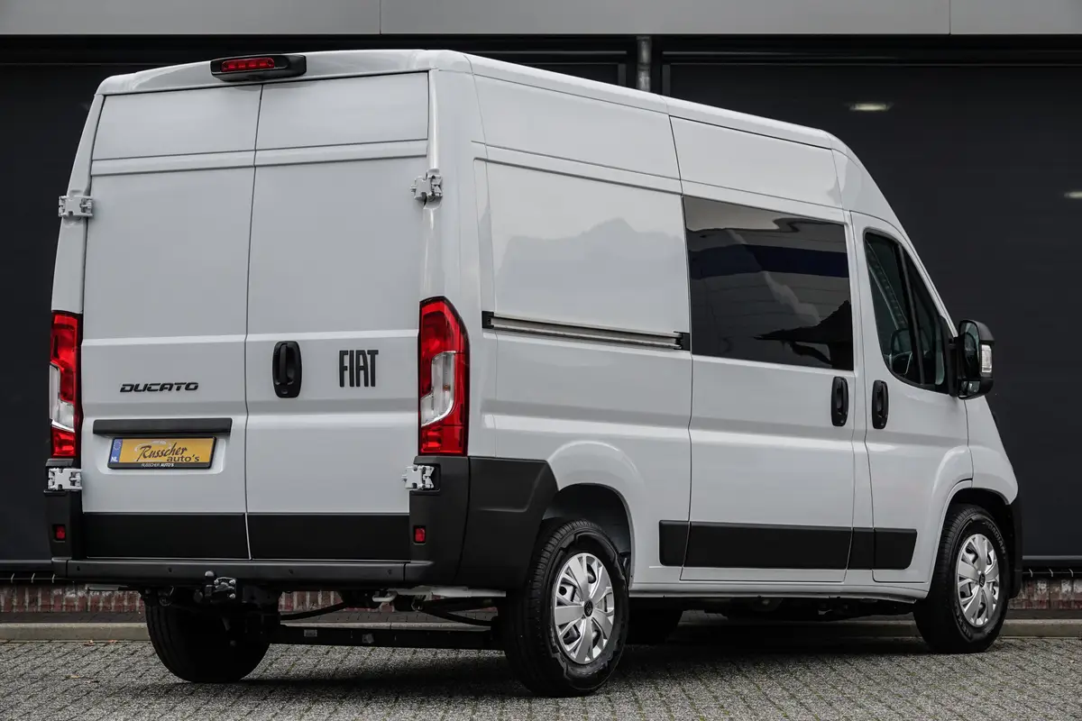 Fiat Ducato L2H2 2.2 MultiJet 140Pk Aut. | 35 | Dubbele cabine | 6-Persoons | Achteruitrijcamera | Webasto standkachel | Trekhaak: foto 2
