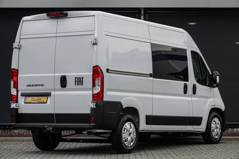 Fiat Ducato L2H2 2.2 MultiJet 140Pk Aut. | 35 | Dubbele cabine | 6-Persoons | Achteruitrijcamera | Webasto standkachel | Trekhaak 2024 leasen bij DreamLease: foto 2