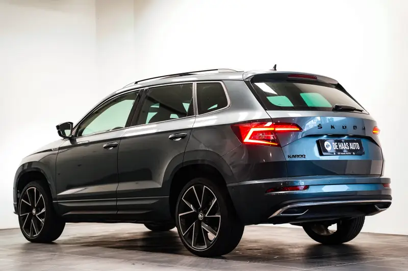 Škoda Karoq 1.5 TSI ACT Sportline|Pano dak|Trekhaak|Acc|Camera|19 inch 2022 leasen bij DreamLease: foto 2