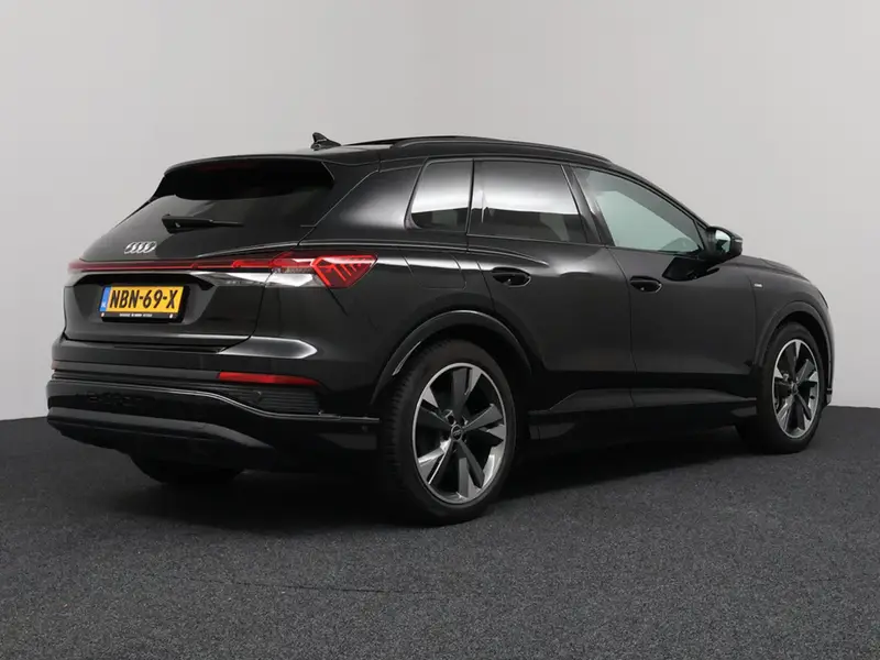 Audi Q4 e-tron 40 S edition 77 kWh 2023 leasen bij DreamLease: foto 2