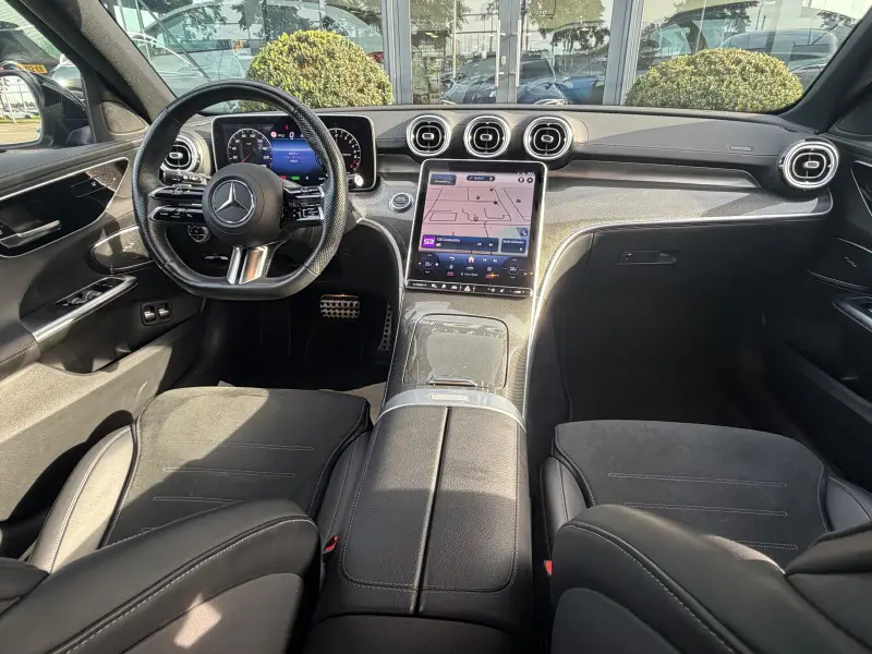 Mercedes-Benz C-Klasse Estate 300 e AMG Line l Panoramadak l LED l MBUX l Distronic l Niveauregeling l Smartphone integratie l Sfeerverlichting l Camera l 2023 leasen bij DreamLease: foto 2