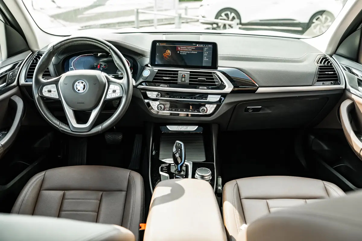 BMW iX3 Executive 80 kWh | Pano dak | Camera | Tabacco leder | ACC | SOH 98%: foto 2