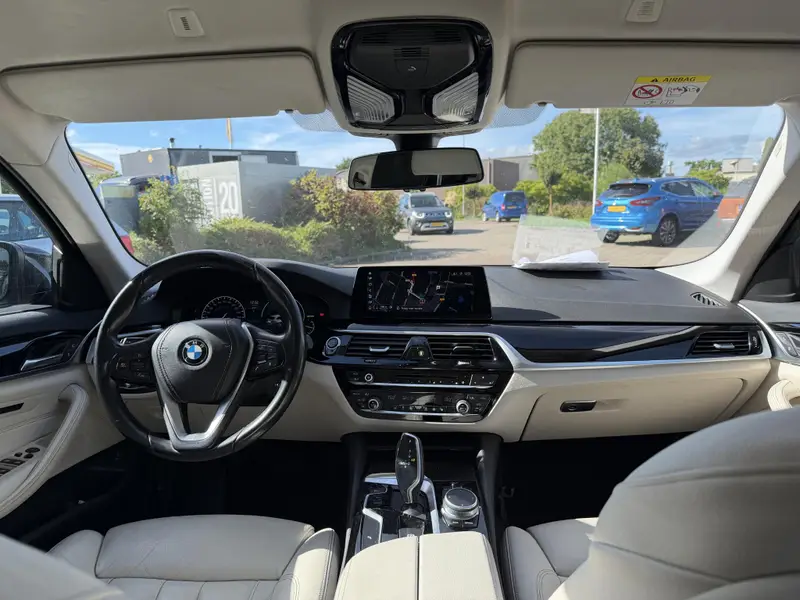 BMW 5 Serie Touring 518d High Executive Edition 2019 leasen bij DreamLease: foto 2