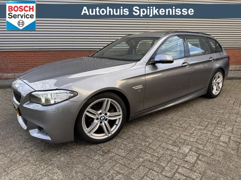 BMW 5 Serie Touring 520i High Executive 2016 leasen bij DreamLease: foto 1
