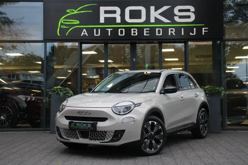 Fiat 600 1.2 Hybrid La Prima 2025 leasen bij DreamLease: foto 1