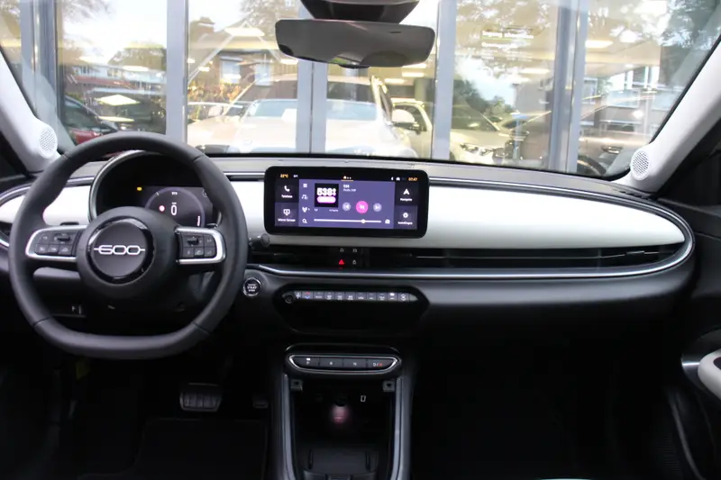 Fiat 600 1.2 Hybrid La Prima 2025 leasen bij DreamLease: foto 2