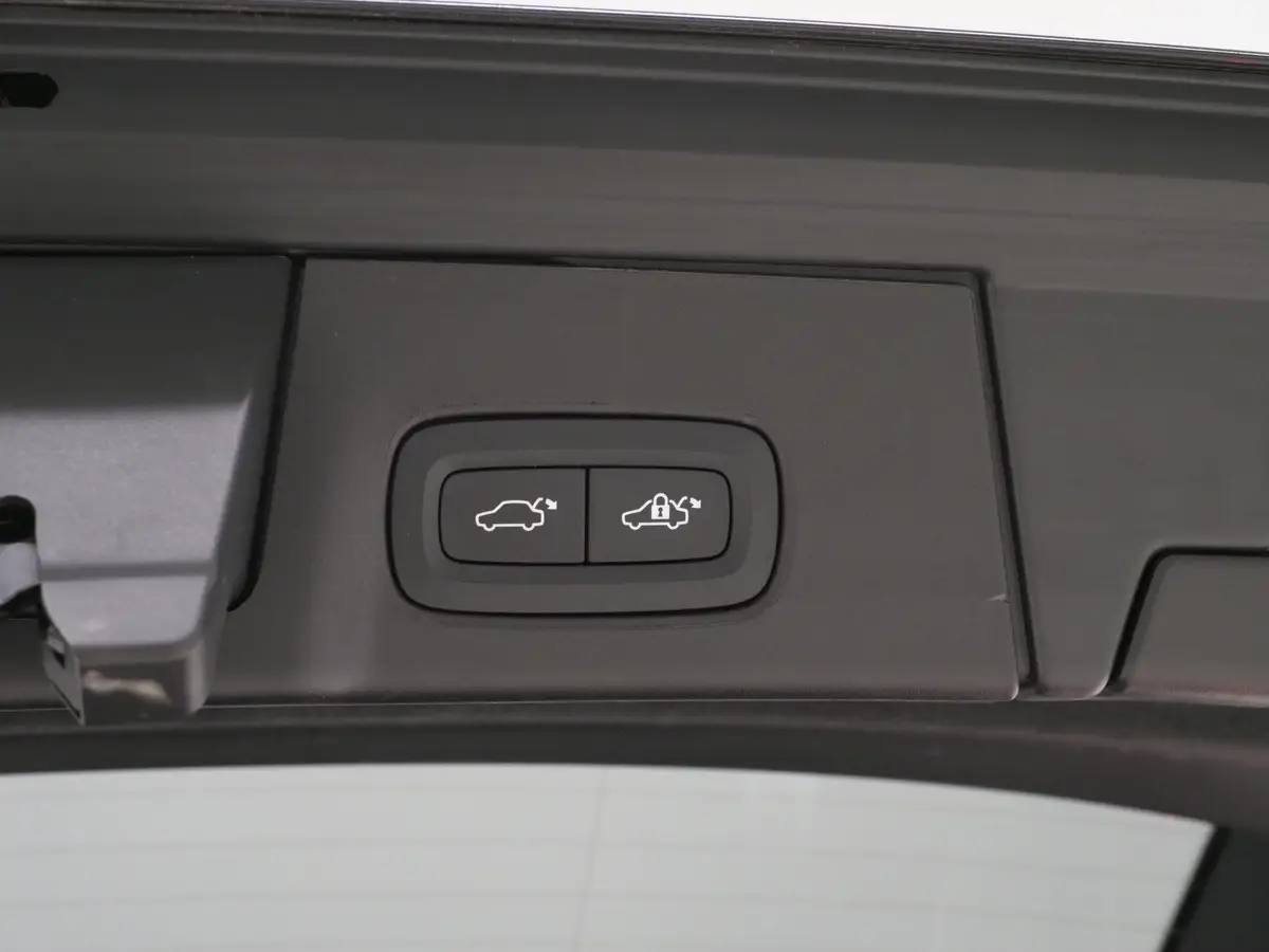 Volvo V90 2.0 T6 Plug-in hybrid AWD Long Range: foto 41