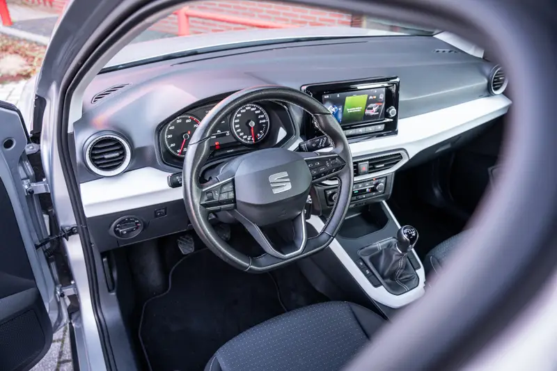 SEAT Arona 1.0 TSI Style | Camera | App-connect | Parkeerhulp | Cruise control | LED | DAB+ | 2021 leasen bij DreamLease: foto 2
