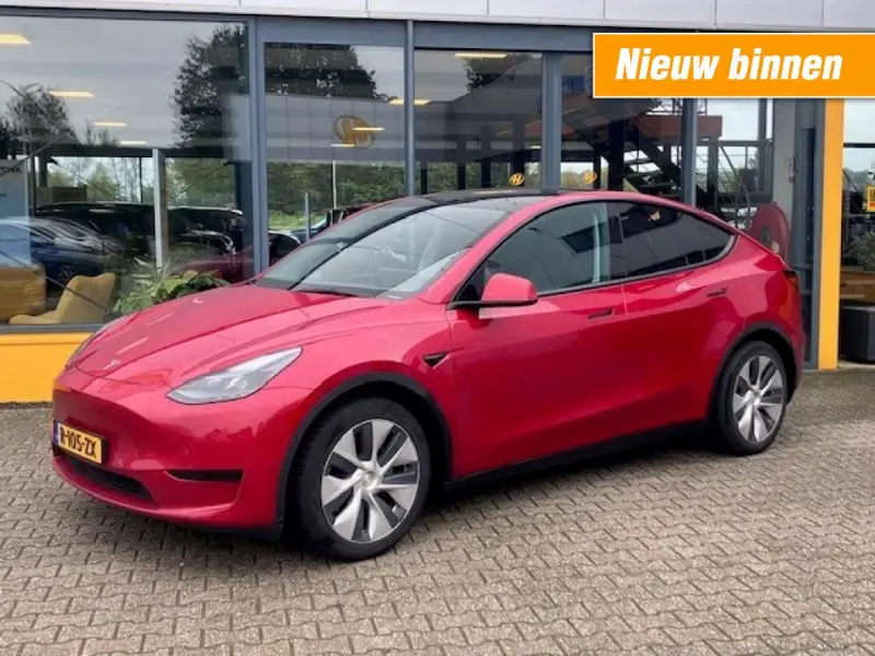 Tesla Model Y RWD 58 kWh - Pan dak - SOH 90% - AMD 2022 leasen bij DreamLease: foto 1