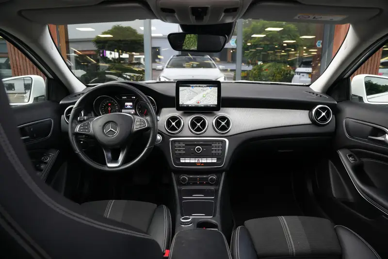 Mercedes-Benz GLA 180 Business Solution 2019 leasen bij DreamLease: foto 2