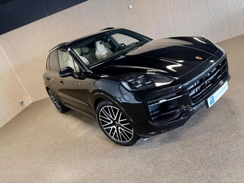 Porsche Cayenne 3.0 E-Hybrid SPORT DESIGN-PANORAMA-LUCHTV.-STOELEN 18 VOUDIG-NPR. € 154.306-NL AUTO-BTW 2024 leasen bij DreamLease: foto 2