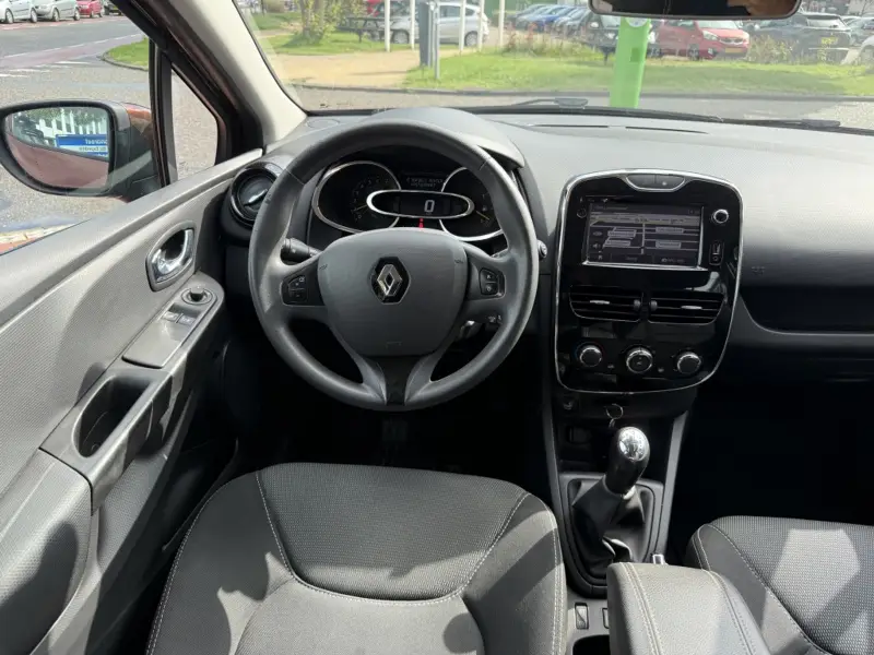 Renault Clio Estate 0.9 TCe Authentique airco navi trekhaak 93dkm 2014 leasen bij DreamLease: foto 2