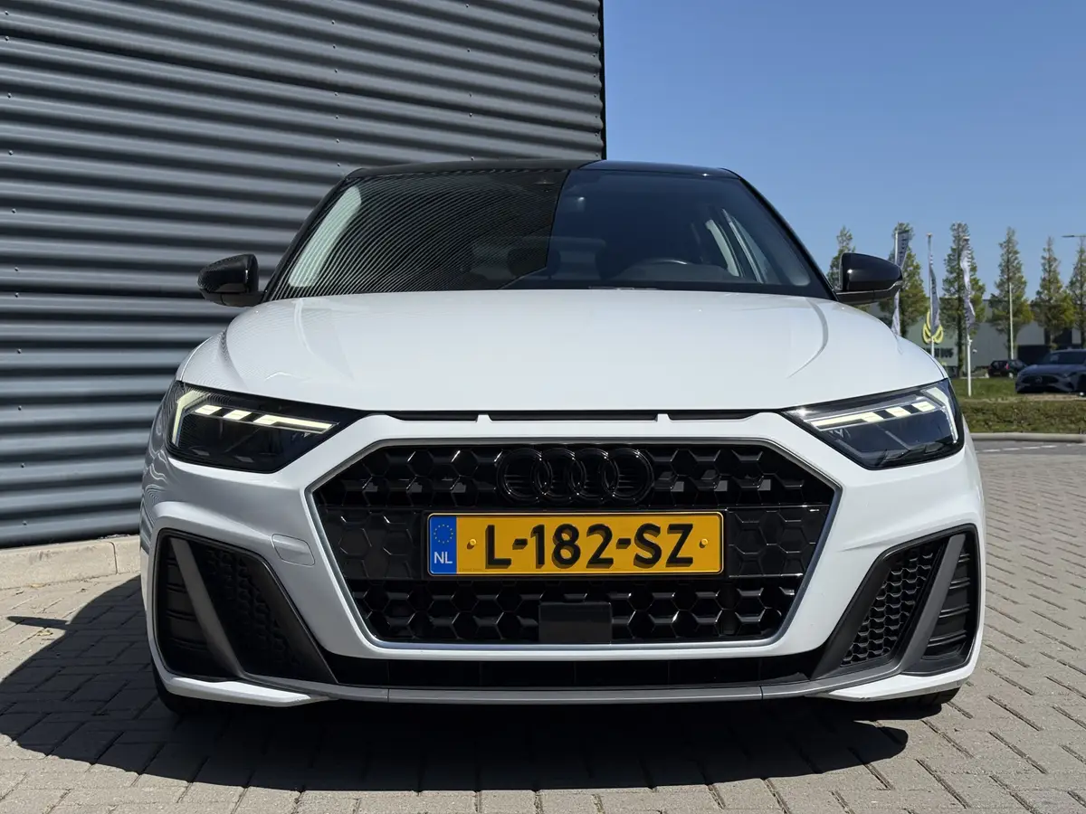 Audi A1 Sportback 30 TFSI S-LINE: foto 2