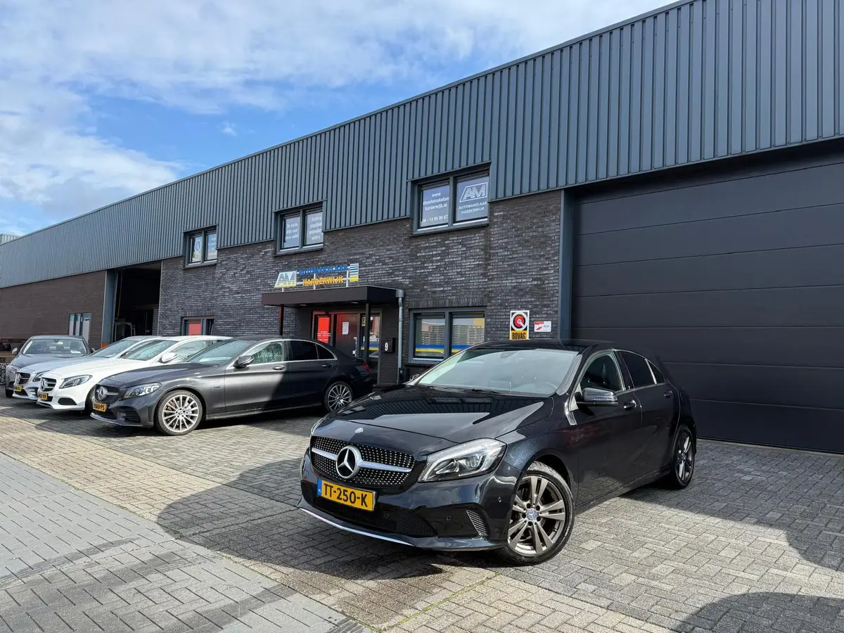 Mercedes-Benz A-Klasse 160 AMG Night Edition: foto 2