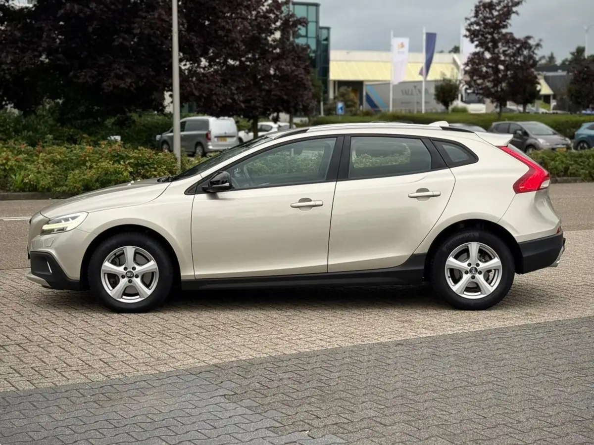 Volvo V40 CROSS COUNTRY 1.5 T3 A/T TREKHAAK: foto 2
