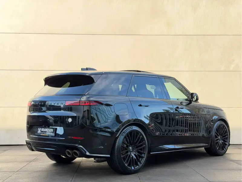Land Rover Range Rover Sport 4.4 P635 SV Edition One Obsidian Black 2024 leasen bij DreamLease: foto 2