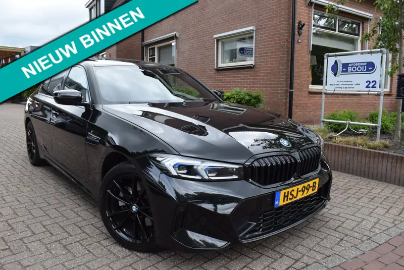 BMW 3 Serie 330e M-PAKKET/OPEN DAK /PANO/HEAD-UP/CAMERA/CARPLAY/SFEERVERLICHTING/LASER/MEMORY/BJ 2024 2024 leasen bij DreamLease: foto 2