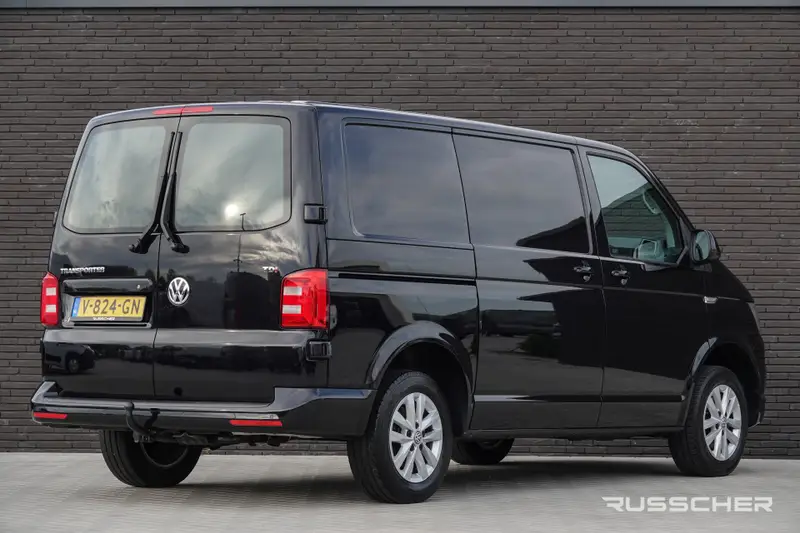 Volkswagen Transporter L1H1 2.0Tdi 150Pk | Stoel-Stoel | Trekhaak | 16'' | Deepblack 2017 leasen bij DreamLease: foto 2