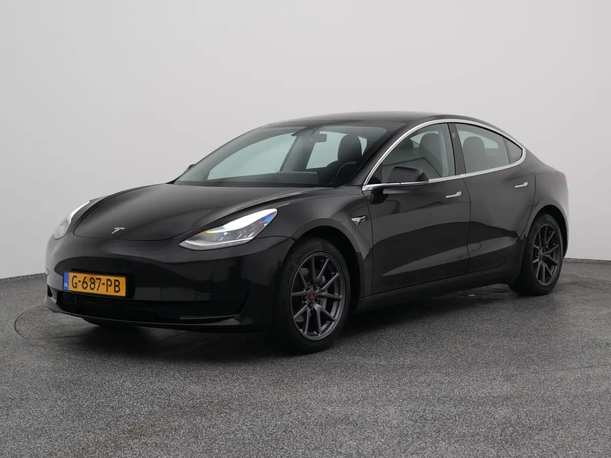 Tesla Model 3: foto 1