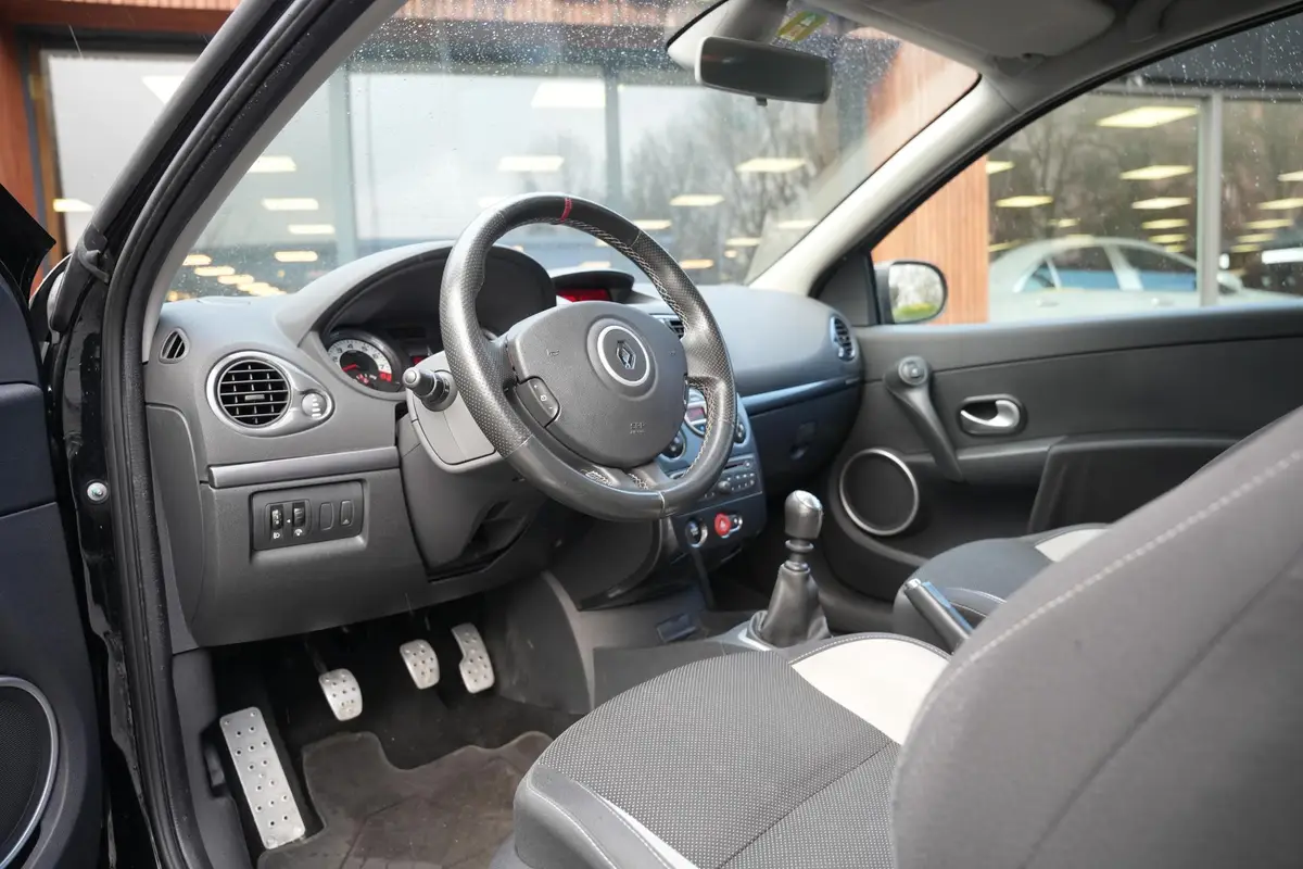 Renault Clio 2.0 RS: foto 2