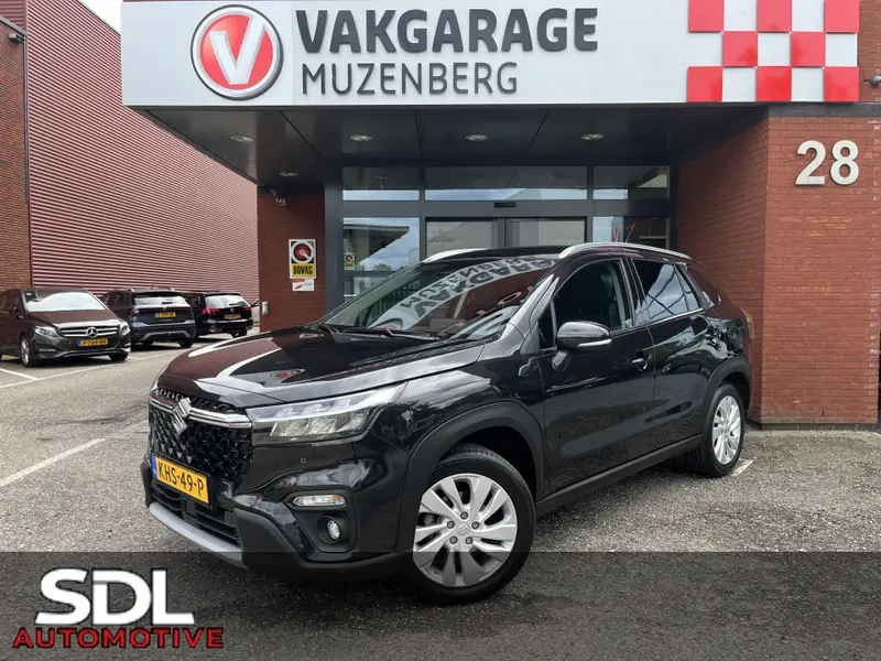 Suzuki S-Cross 1.5 Hybrid Style // ADAPT. CRUISE // DODEHOEK // STOELVERWARMING // CAMERA // APPLE-ANDROID AUTO // KEYLESS // 2023 leasen bij DreamLease: foto 1