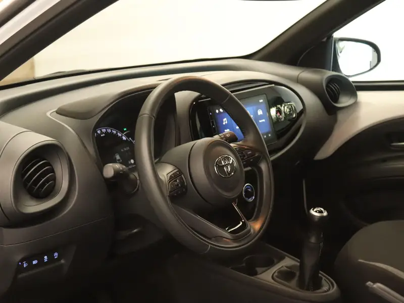 Toyota Aygo X 1.0 VVT-i MT Play 2024 leasen bij DreamLease: foto 2