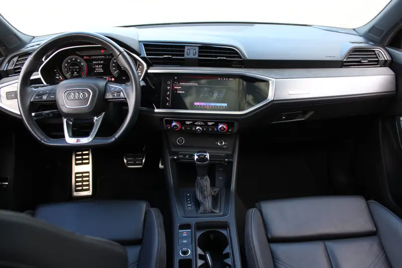 Audi Q3 Sportback 45 TFSI e 3x S-Line | Panoramadak| Sonos | 360 Camera | Black optik | Dode hoek | Stoelverwarming | Lane Assist 2022 leasen bij DreamLease: foto 2