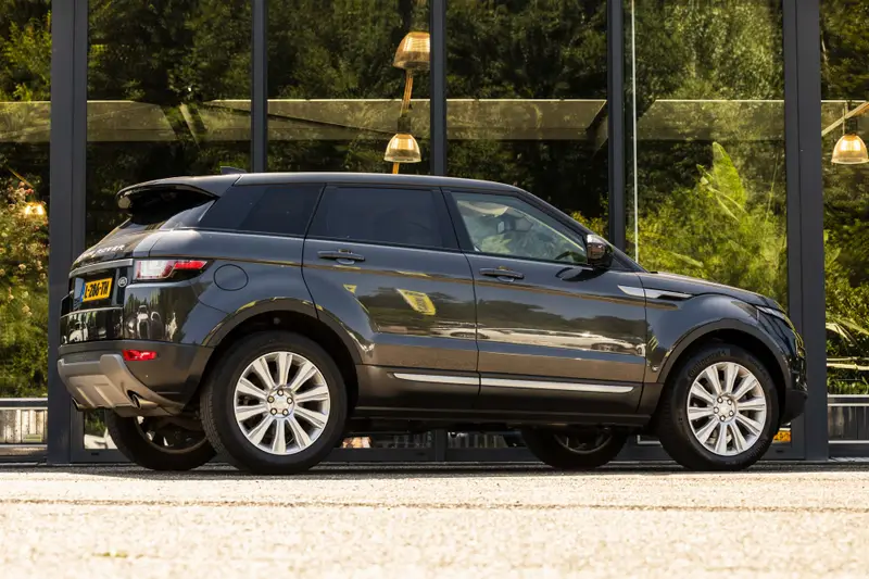 Land Rover Range Rover Evoque 2.0 Si4 HSE Dynamic 2017 leasen bij DreamLease: foto 2
