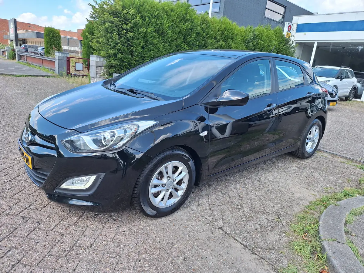 Hyundai i30 1.4i i-Motion: foto 2