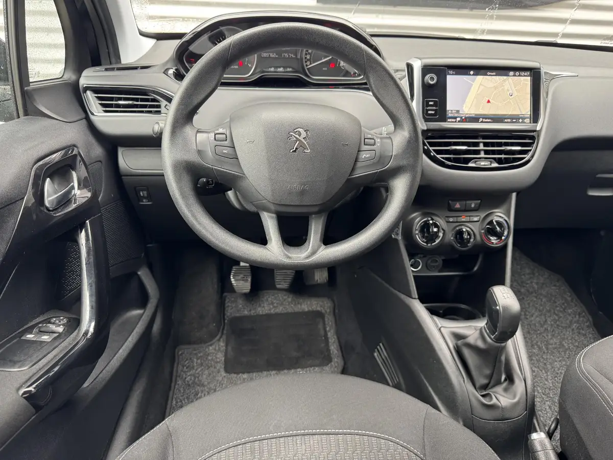 Peugeot 208 1.2 PureTech Active: foto 2