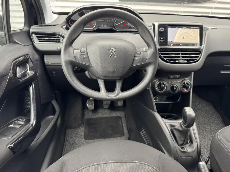 Peugeot 208 1.2 PureTech Active 2018 leasen bij DreamLease: foto 2