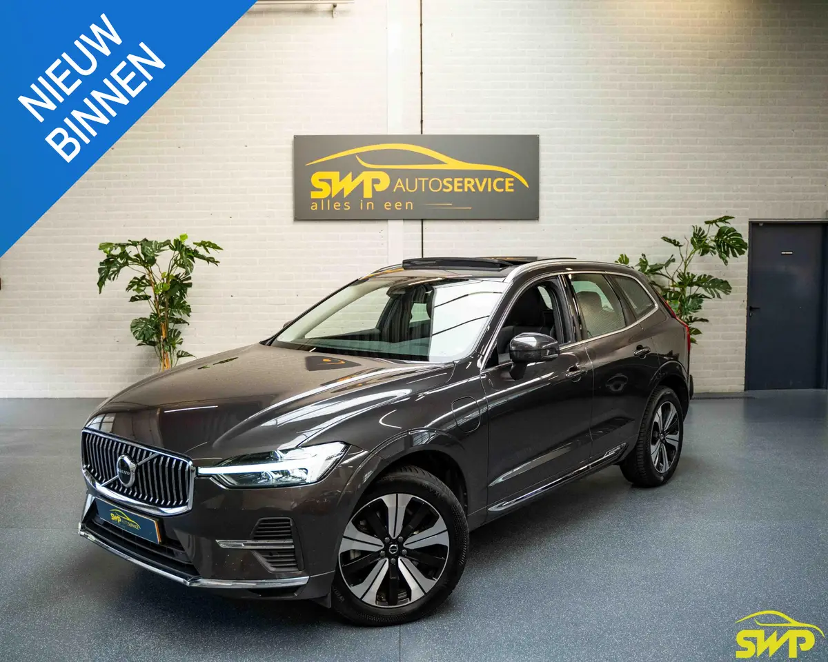 Volvo XC60 2.0 T6 Plug-in hybrid AWD Plus Bright: foto 1
