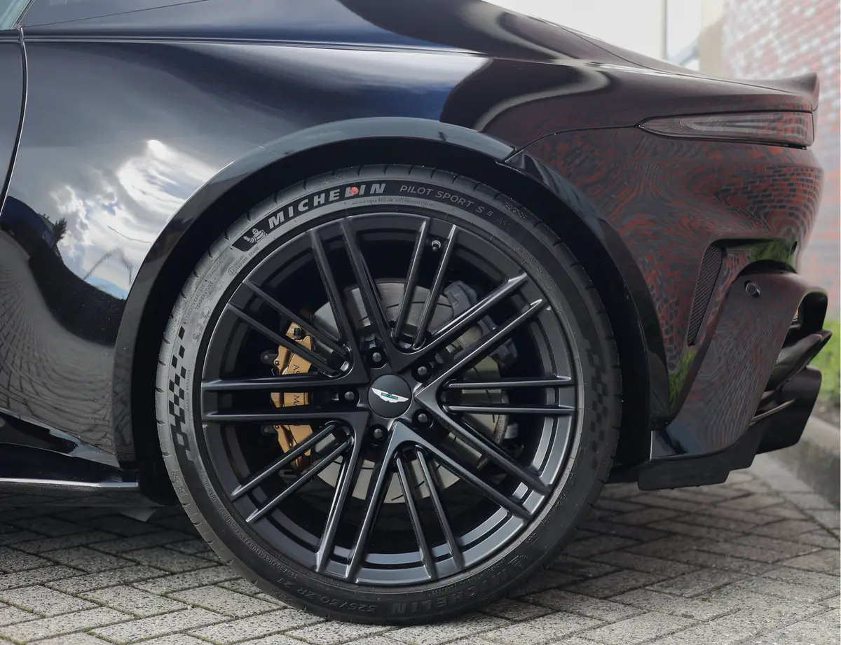 Aston Martin V8 Vantage 4.0: foto 49