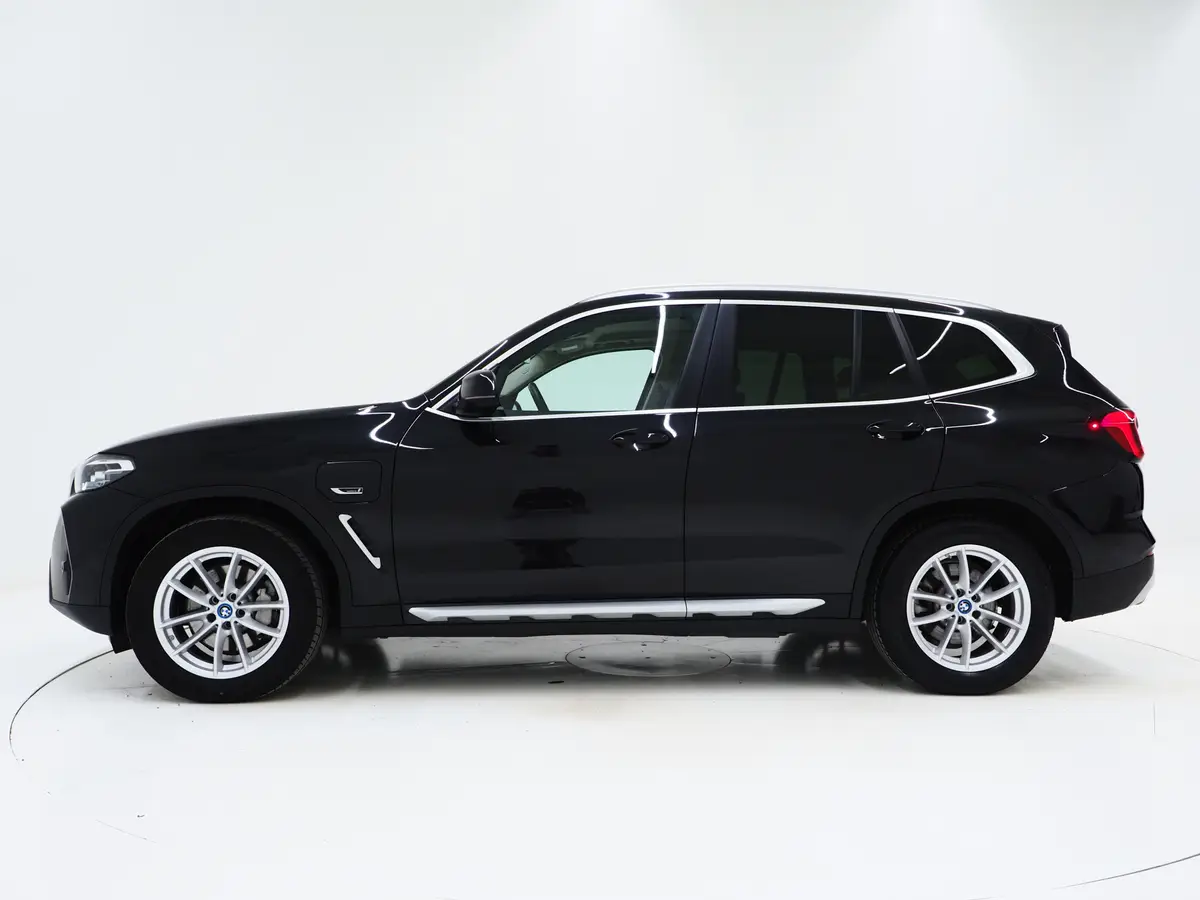 BMW X3 xDrive30e: foto 2