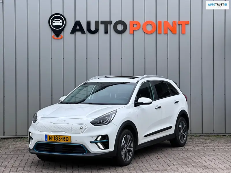 Kia e-Niro ExecutiveLine 64 kWh warmtepomp SOH 100% OPEN DAK LEER /JBL/ CAMERA 2021 leasen bij DreamLease: foto 1