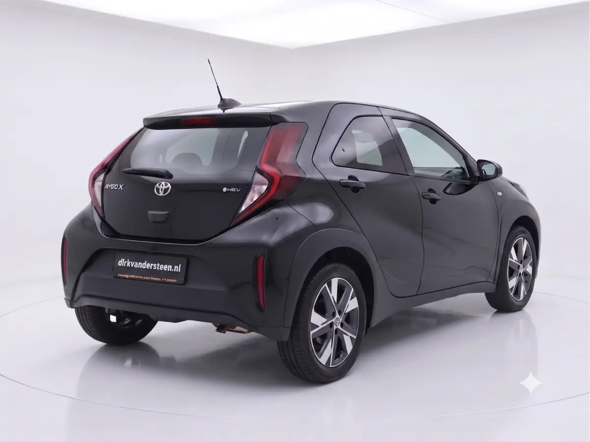 Toyota Aygo X Hybrid 115 play: foto 2