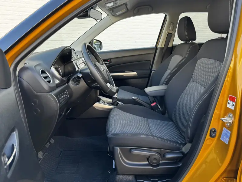 Suzuki Vitara 1.4 Boosterjet Select Smart Hybrid Adaptive cruise control Appl/Android carplay Stoelverwarming 2023 leasen bij DreamLease: foto 2