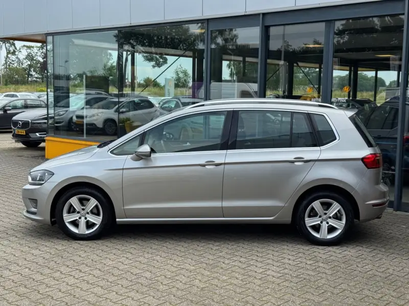 Volkswagen Golf Sportsvan 1.4 TSI Highline - all season - trekhaak wegklapbaar 2014 leasen bij DreamLease: foto 2