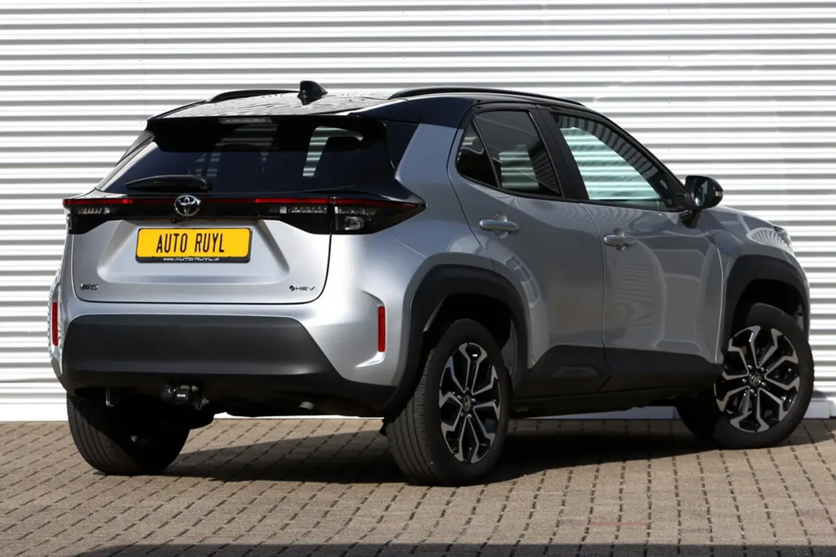 Toyota Yaris Cross 1.5 Hybrid 115 Dynamic Two-Tone / Face-Lift: foto 2