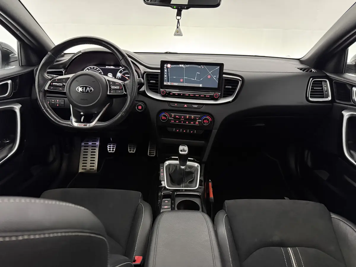Kia Ceed 1.0 T-GDi GT-Line: foto 2