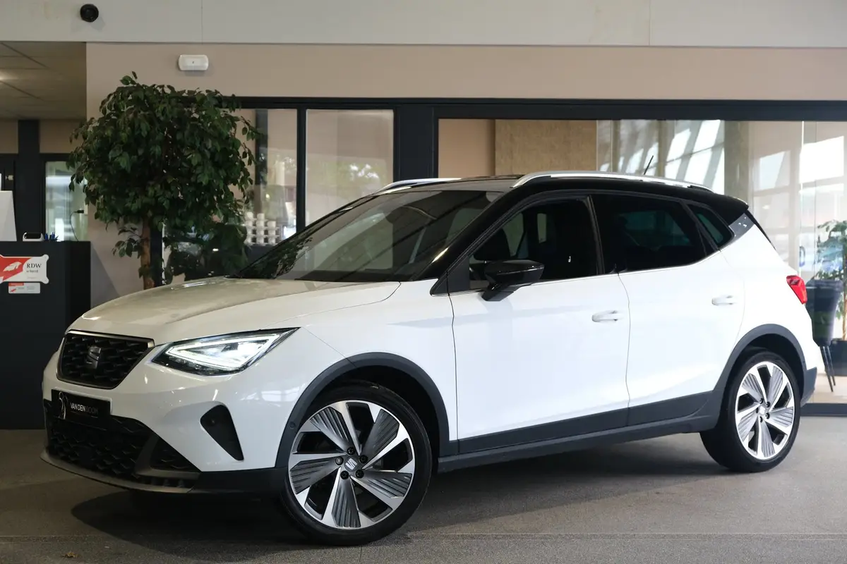 SEAT Arona 1.0 TSI FR 110PK DSG Facelift Led Navi Cam Virtual Keyless ACC: foto 1