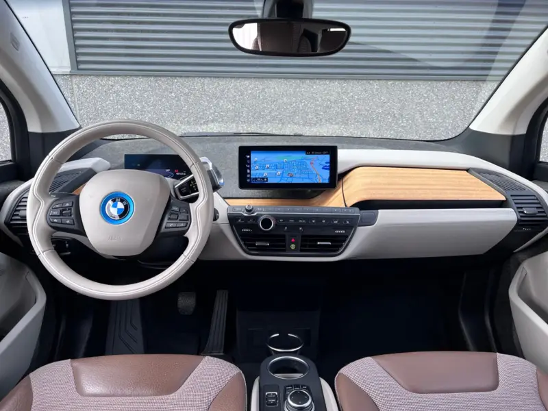 BMW i3 Executive 120Ah 42 kWh/*Lodge*/Sunroof/Kaschmir Silver/Adaptive/Camera/W-pomp/3-fase 2021 leasen bij DreamLease: foto 2