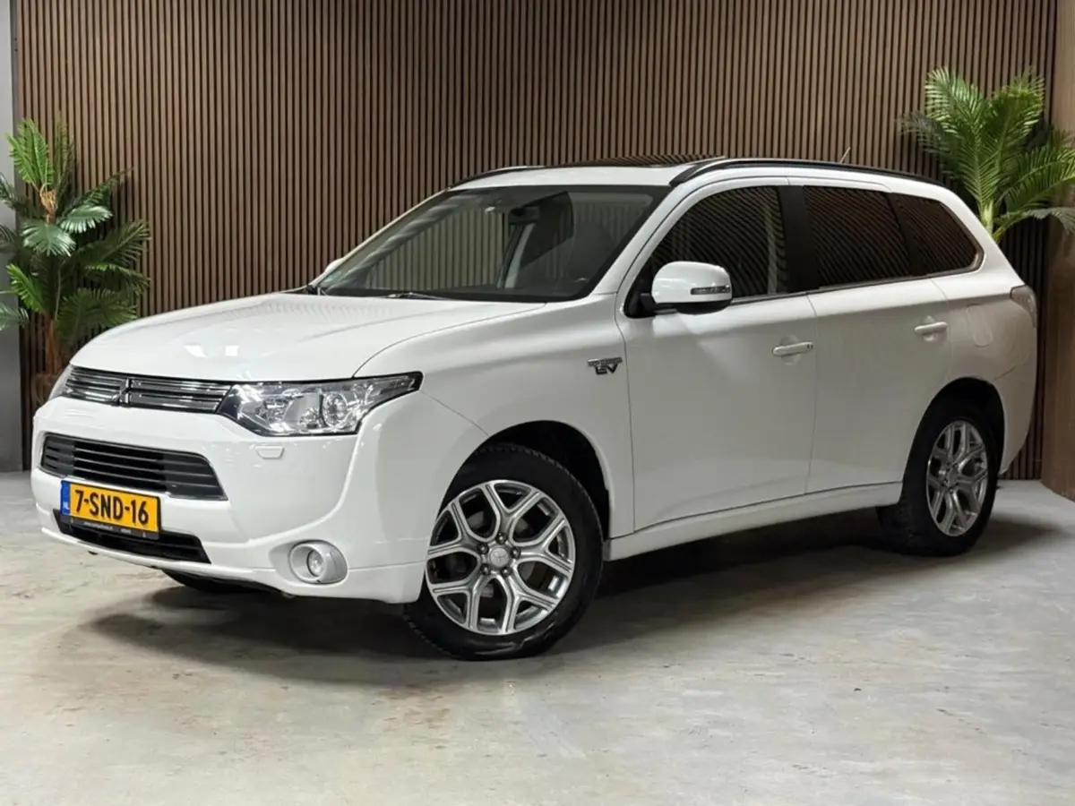 Mitsubishi Outlander 2.0 PHEV Instyle: foto 2