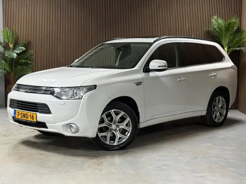 Mitsubishi Outlander 2.0 PHEV Instyle 2013 leasen bij DreamLease: foto 2